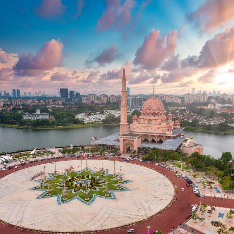 What to Expect When You Go for LagoTravel’s Muslim 2D1N Tour - Putrajaya and River Cruise Tour